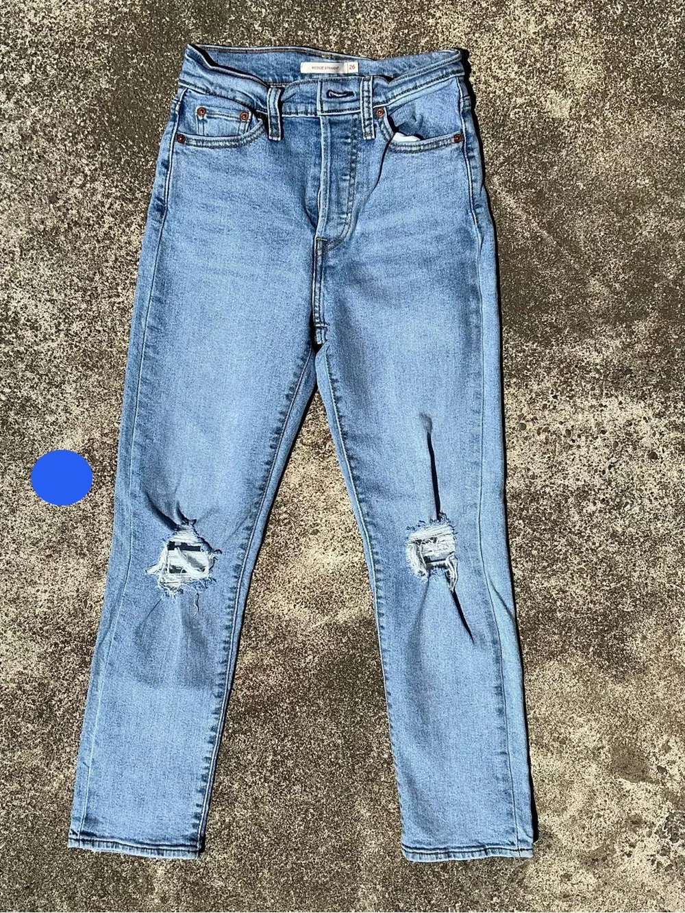 Levi's Light Blue Boyfriend Jeans with Knee Rips Size W26 L28